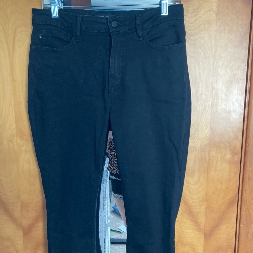 Judy Blue black Capri pants. Brand new